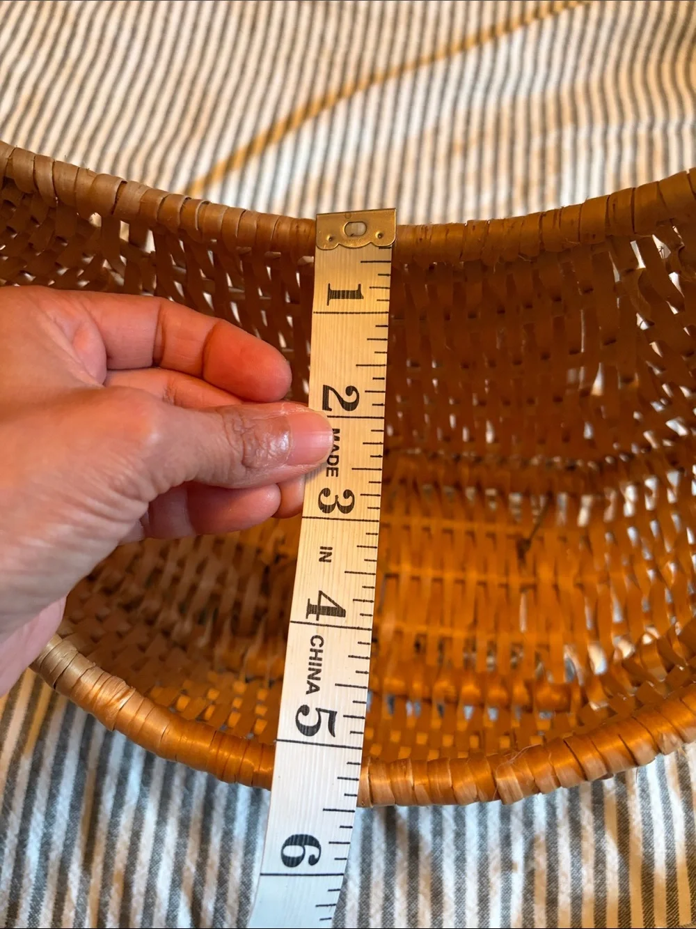 Woven Round Handle Women’s Basket Bag in Natural Tan